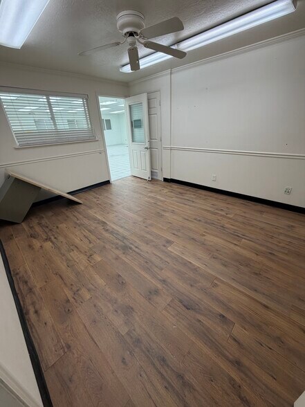 More Photos Of 150 E 400 N, Salem Manufacturing For Lease