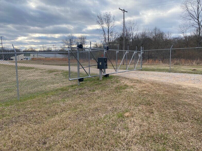 More Photos Of 1488 Industrial Dr, Bolton Warehouse For Sale