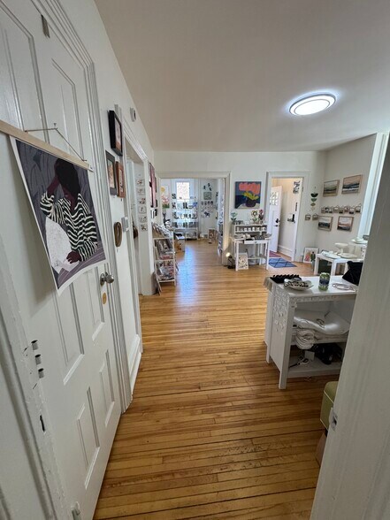 More Photos Of 168 13th Ave NE, Minneapolis Storefront Retail Office For Lease