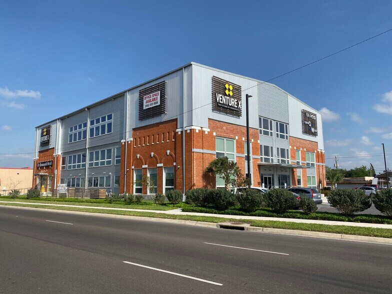 Primary Photo Of 222 N Expressway, Brownsville Medical For Lease