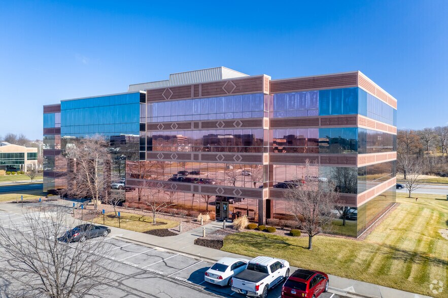 More Photos Of 12980 Metcalf Ave, Overland Park Unknown For Lease