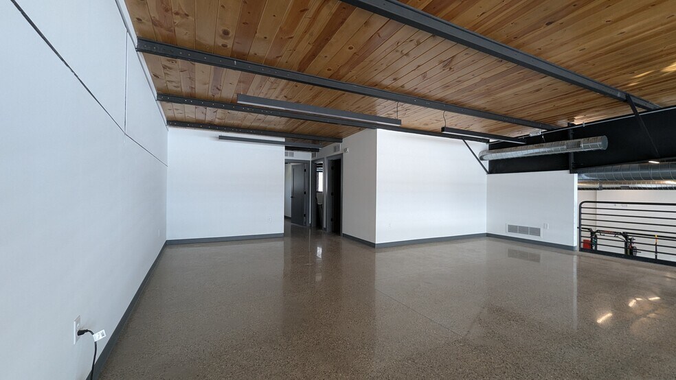 More Photos Of 707 Parsons Rd, Traverse City Storefront Retail Office For Lease