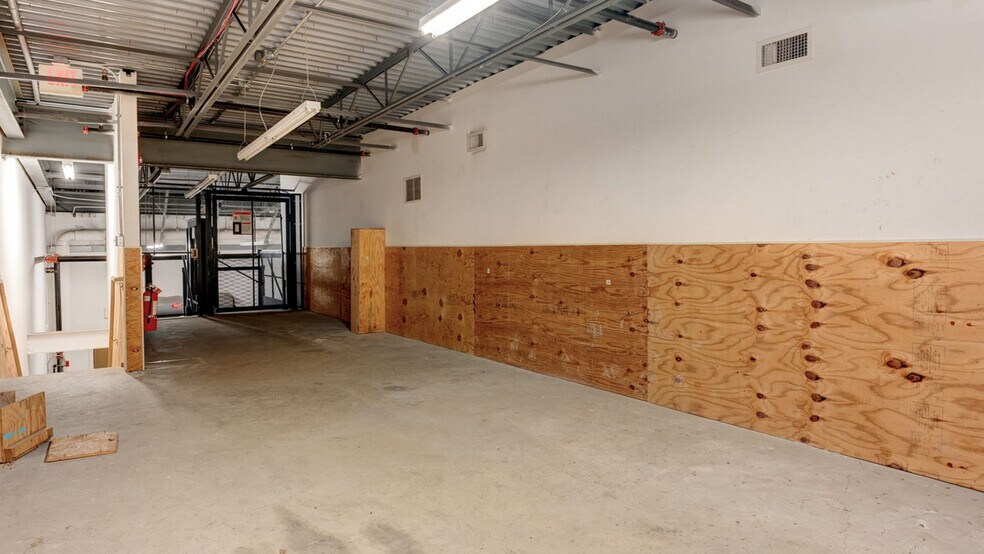 More Photos Of 85 Middletown Ave, North Haven Drugstore For Sale