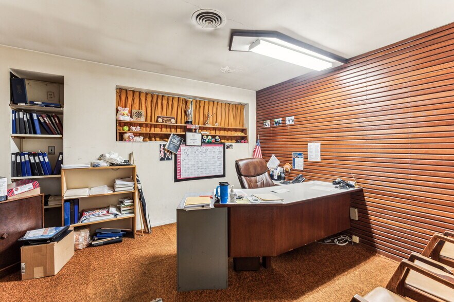 More Photos Of 1453 Edgmont Ave, Chester Office For Sale