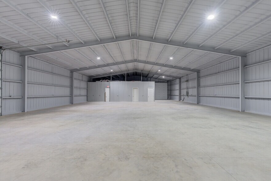 More Photos Of 11418 CR 2220, Lubbock Warehouse For Sale