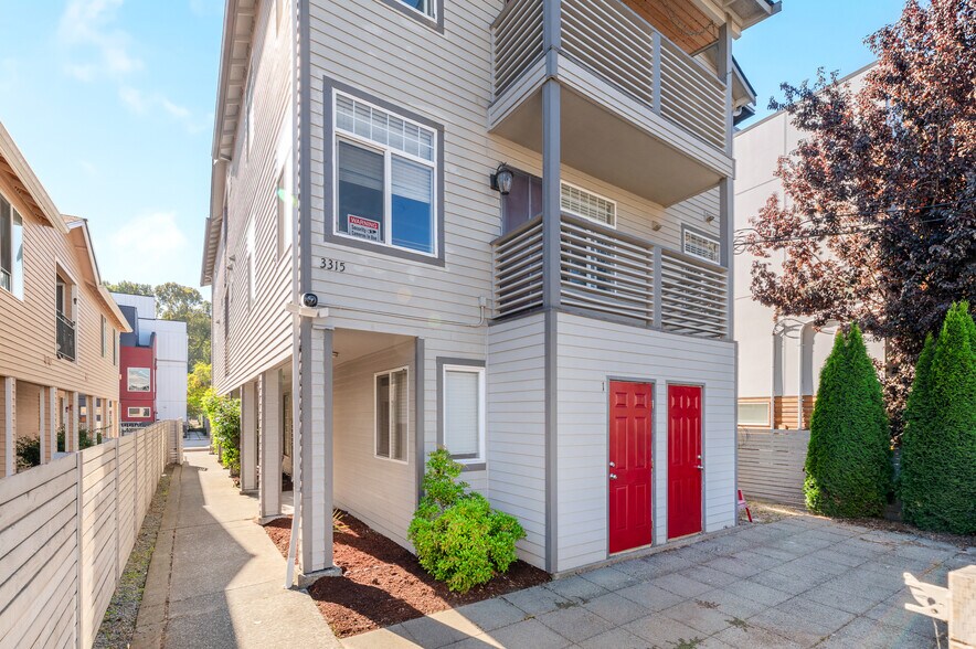 More Photos Of 3315 Claremont Ave S, Seattle Apartments For Sale