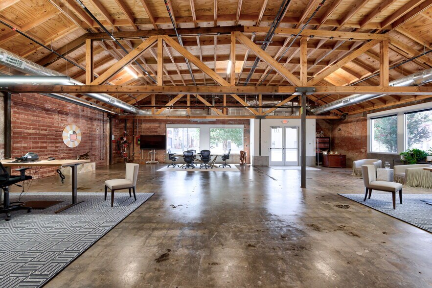 More Photos Of 111 NW 8th St, Oklahoma City Office For Sale