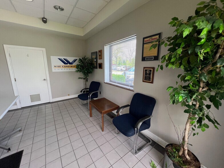 More Photos Of 1705 Guenther Rd, Dayton Flex For Sale