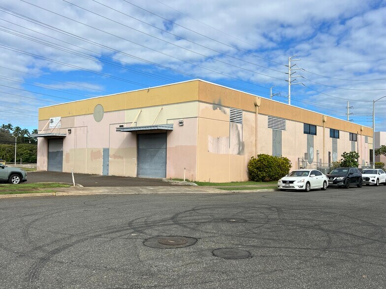 Primary Photo Of 4462 Malaai St, Honolulu Warehouse For Lease