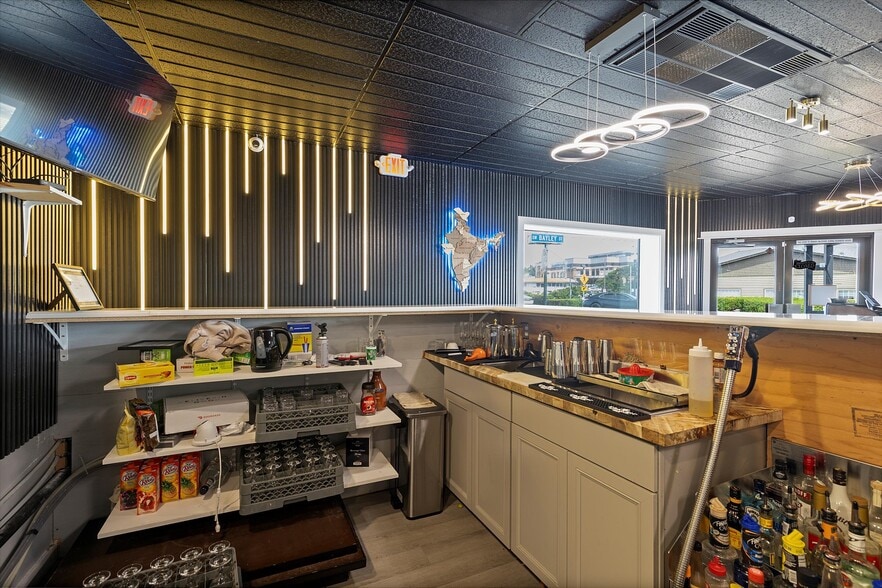 More Photos Of 1006 SW Coast Hwy, Newport Restaurant For Sale