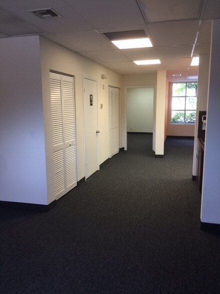 More Photos Of 6800 W Commercial Blvd, Lauderhill Office For Lease
