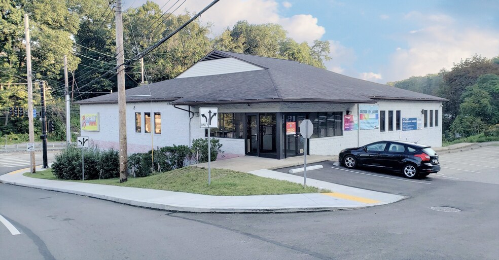 Primary Photo Of 2239 Banksville Rd, Pittsburgh Office For Lease