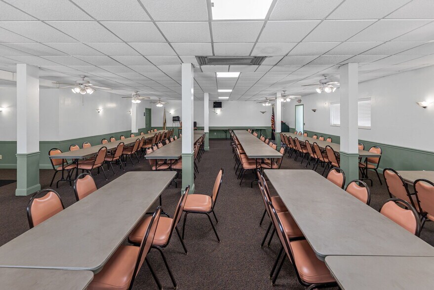 More Photos Of 200 Arlington Dr, Granite City Golf Course Driving Range For Sale