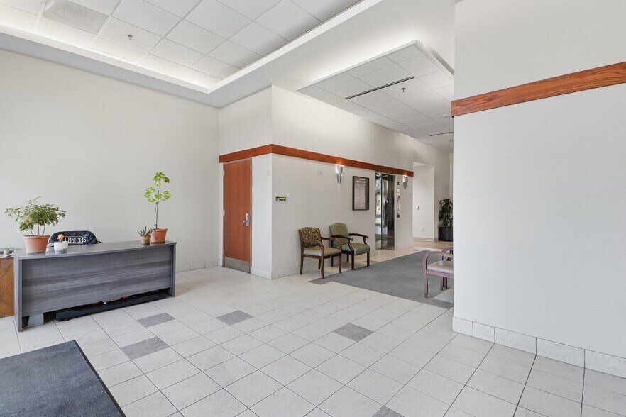 More Photos Of 3010 Farrow Rd, Columbia Medical For Lease