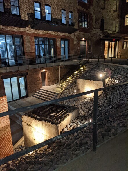 More Photos Of 461 W 126th St, New York Office For Lease