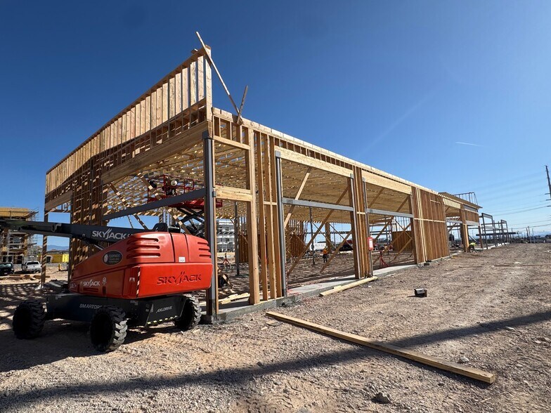 More Photos Of Rainbow & Blue Diamond, Las Vegas Unknown For Lease