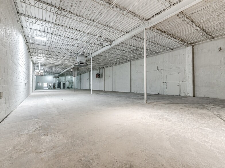More Photos Of 912 N Pennsylvania Ave, Oklahoma City Warehouse For Lease
