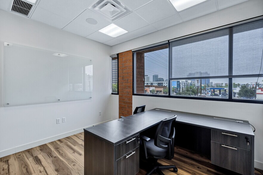 More Photos Of 2727 N 3rd St, Phoenix Office For Sale