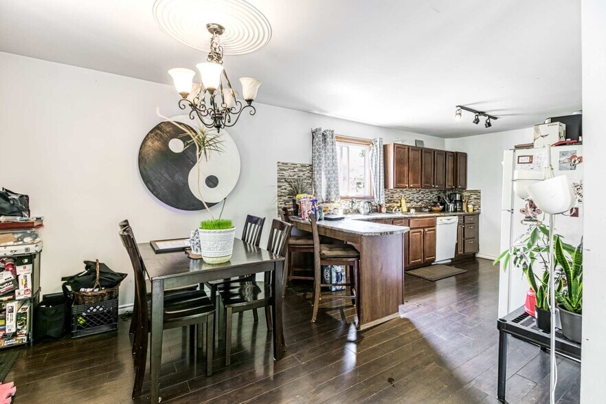 More Photos Of 354 Eva Av, Sudbury Apartments For Sale