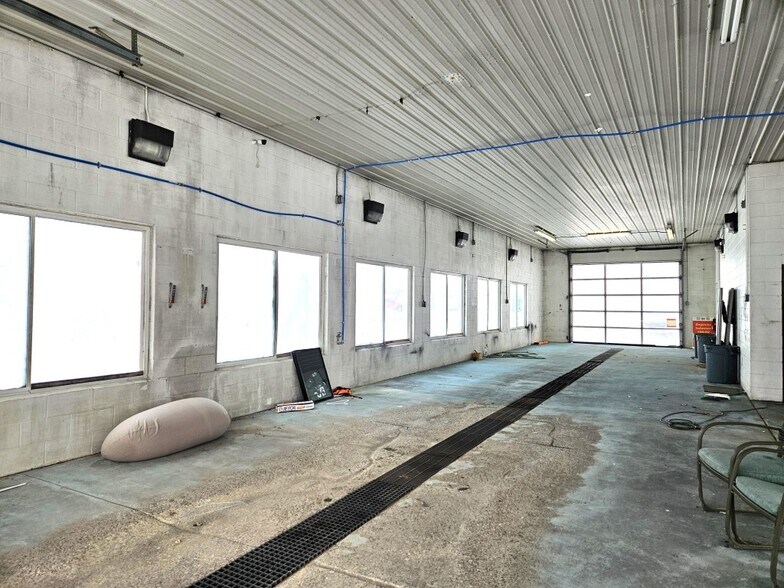 More Photos Of 10253 Pierce Rd, Freeland General Retail For Sale