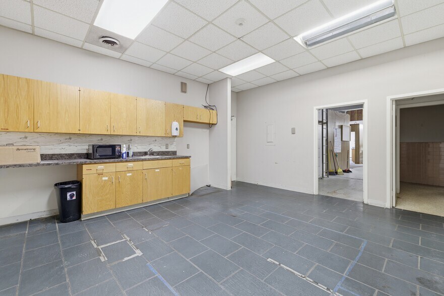 More Photos Of 32 Belmont St, Brockton Office For Lease