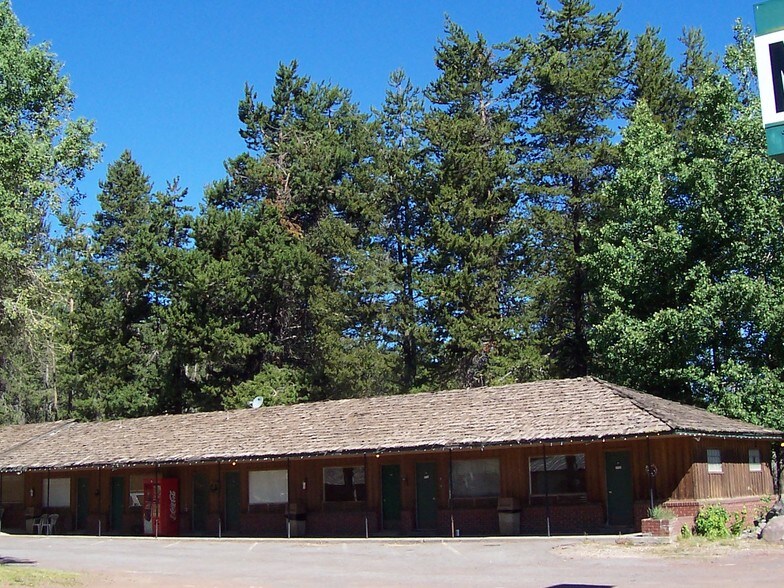More Photos Of 109256 Highway 97 N, Chemult Hotel For Sale