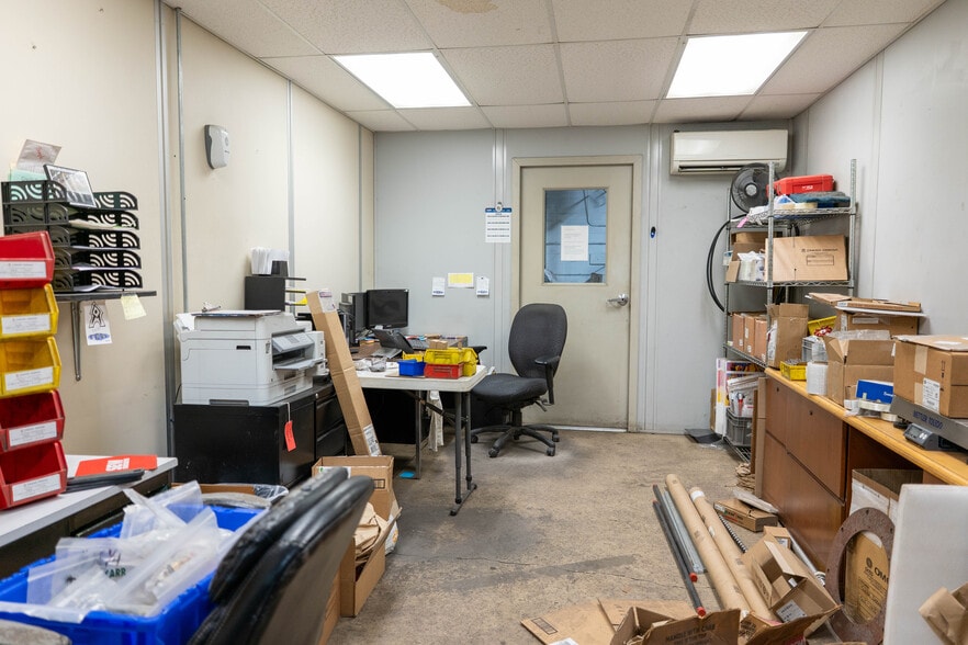 More Photos Of 2424 Columbus Rd, Springfield Warehouse For Sale