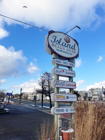 More Photos Of 2 W 9th St, Ocean City General Retail For Lease