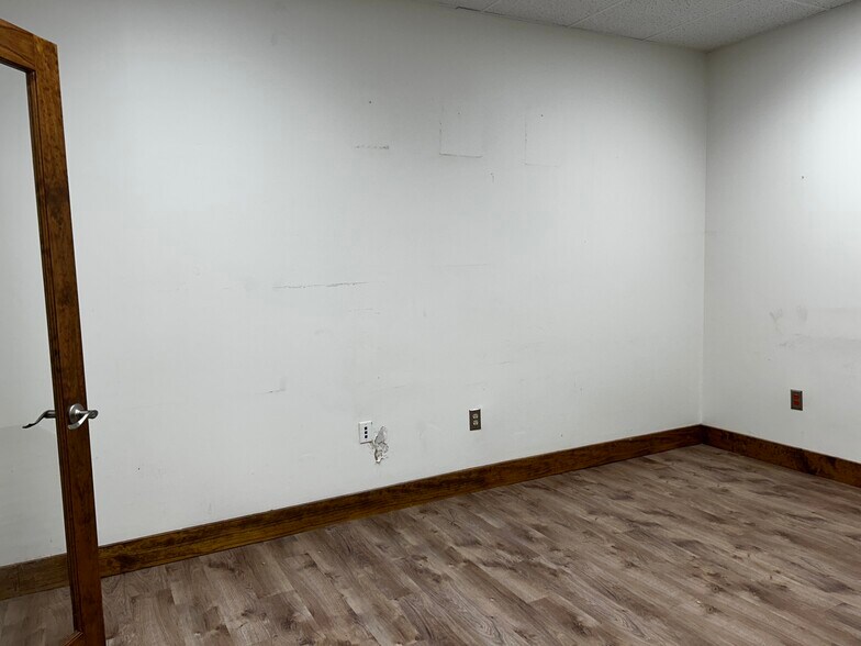 More Photos Of 10737 Dutchtown Rd, Knoxville Freestanding For Lease