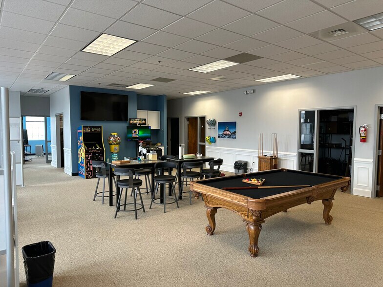 More Photos Of 16740 Birkdale Commons Pky, Huntersville Office Residential For Lease