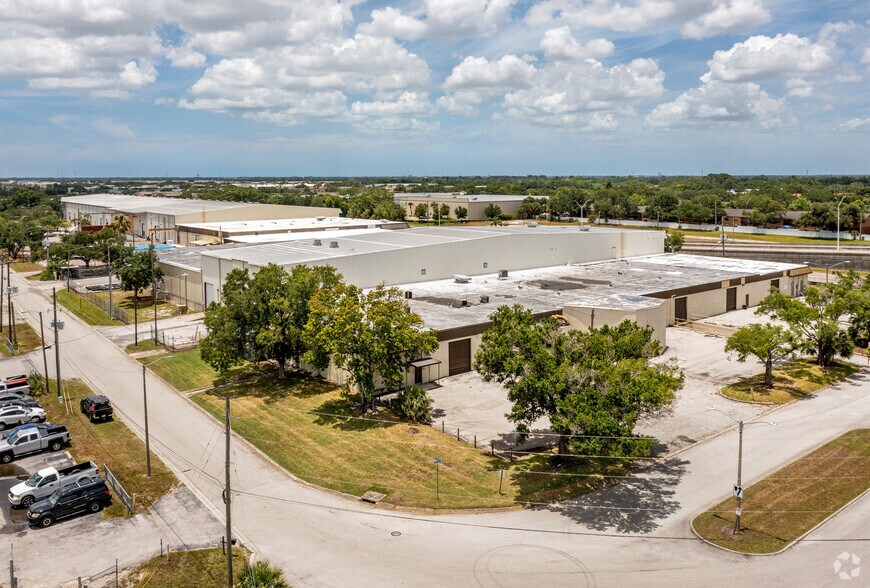 Primary Photo Of 6750 N Bryan Dairy Rd, Seminole Distribution For Sale