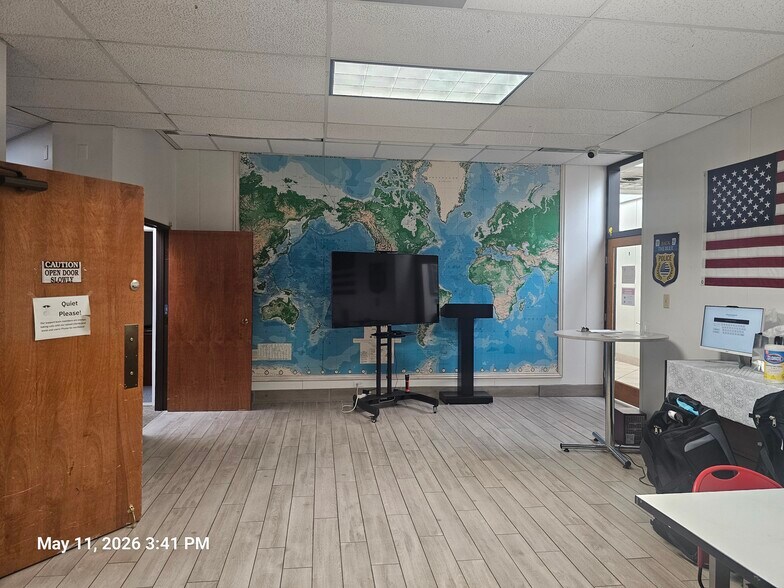 More Photos Of 1720 S Edmonds Ln, Lewisville Office For Lease