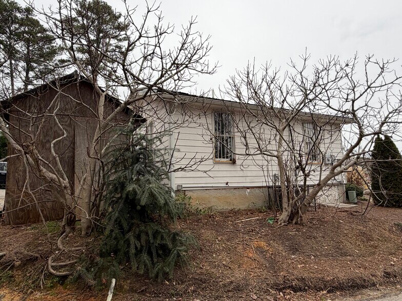 More Photos Of 113 Foster Lake Rd, Dallas General Retail For Lease