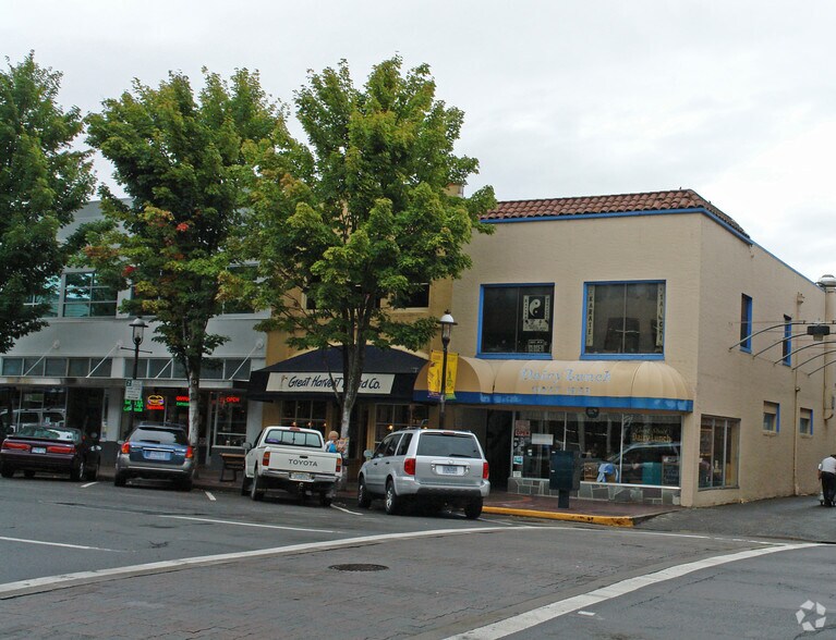 More Photos Of 339 Court St NE, Salem Storefront Retail Office For Lease
