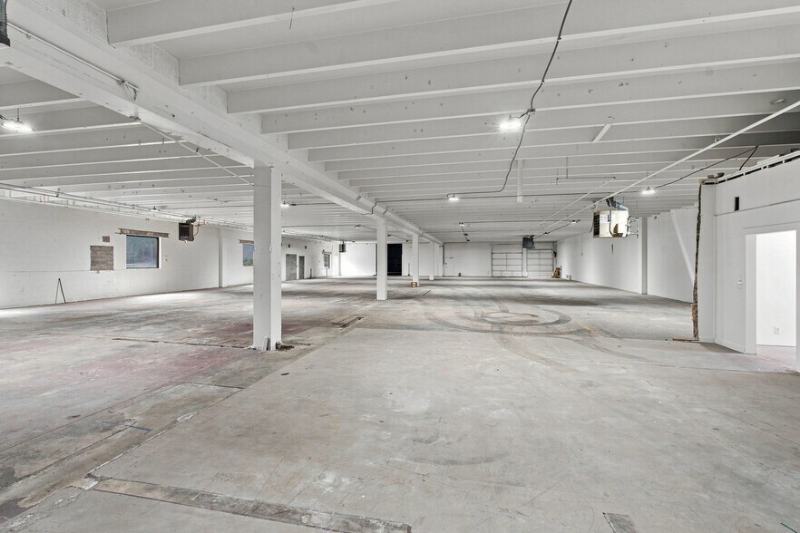 More Photos Of 6115 Robertson Ave, Nashville Warehouse For Lease