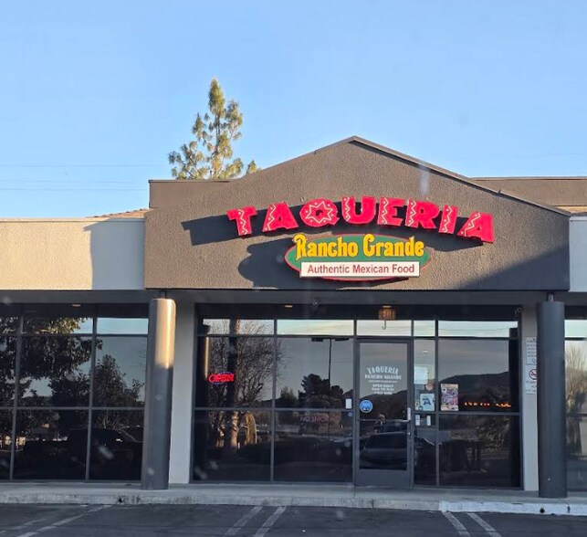 More Photos Of 3330 E Florida Ave, Hemet Unknown For Lease