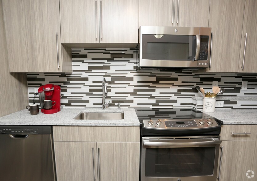 More Photos Of 625 H St NE, Washington Apartments For Lease