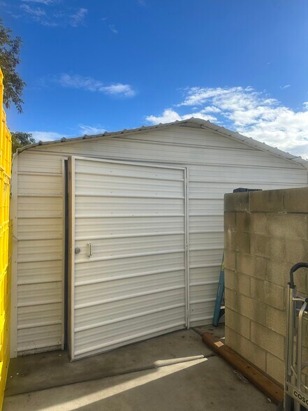 More Photos Of 121 N Dillon Ave, San Jacinto Office For Sale