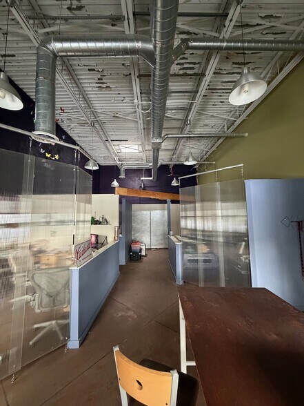More Photos Of 2625-2675 Nakota Rd, Royal Oak Warehouse For Lease