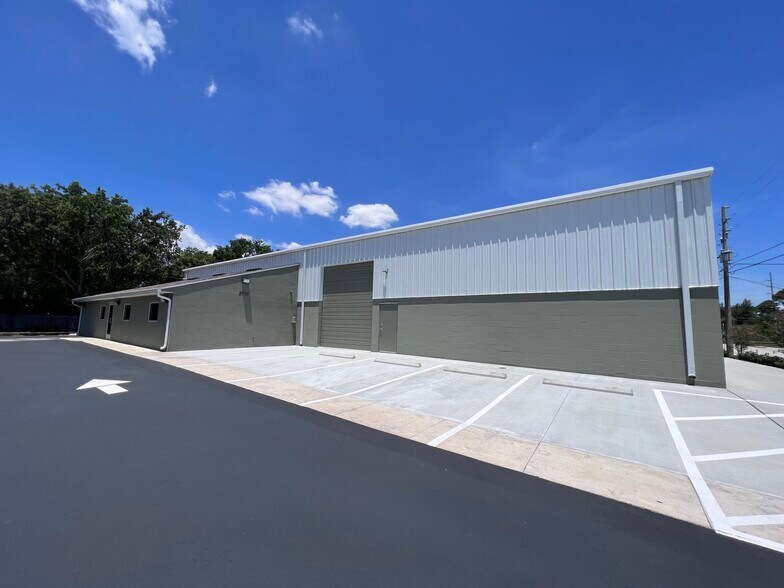 More Photos Of 8950 66th Ct N, Pinellas Park Warehouse For Lease