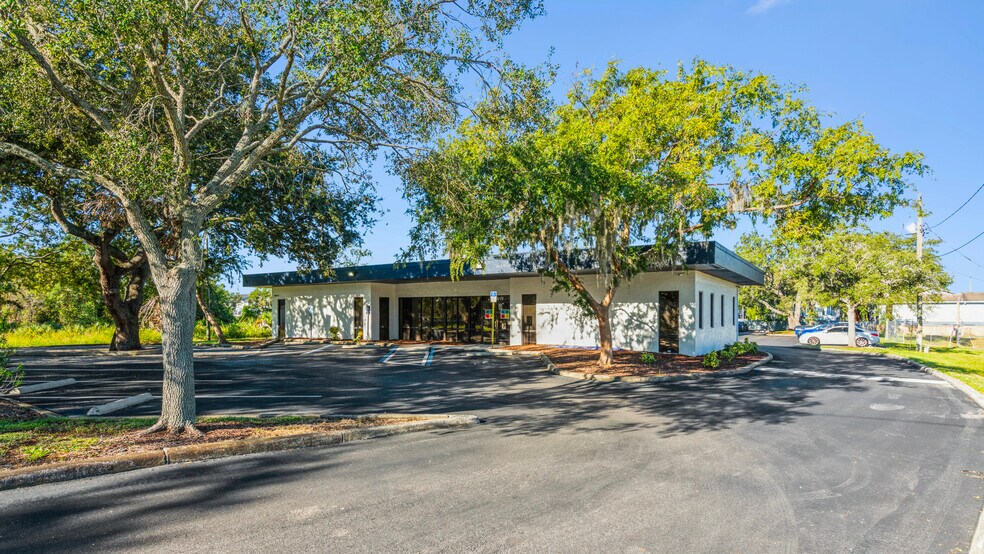 More Photos Of 11602 N 51st St, Tampa Office For Sale