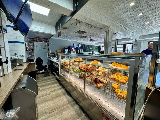 More Photos Of 410 Lake Ave, Saint James Freestanding For Sale