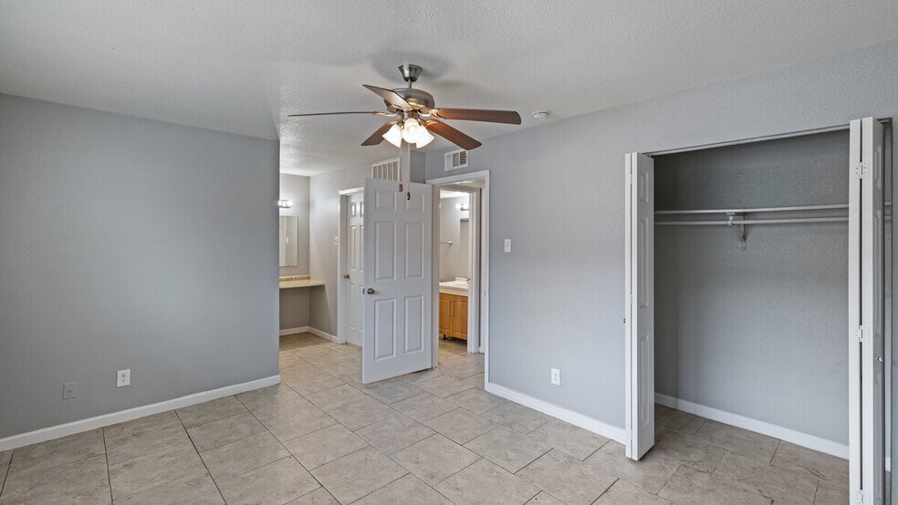 More Photos Of 911 W Wheatland Rd, Dallas Multifamily For Sale