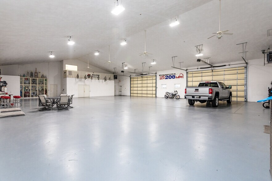 More Photos Of 1186 S State Route 157, Edwardsville Loft Creative Space For Sale