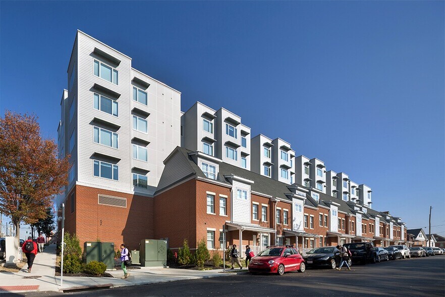 More Photos Of 165 W McMillan St, Cincinnati Apartments For Lease