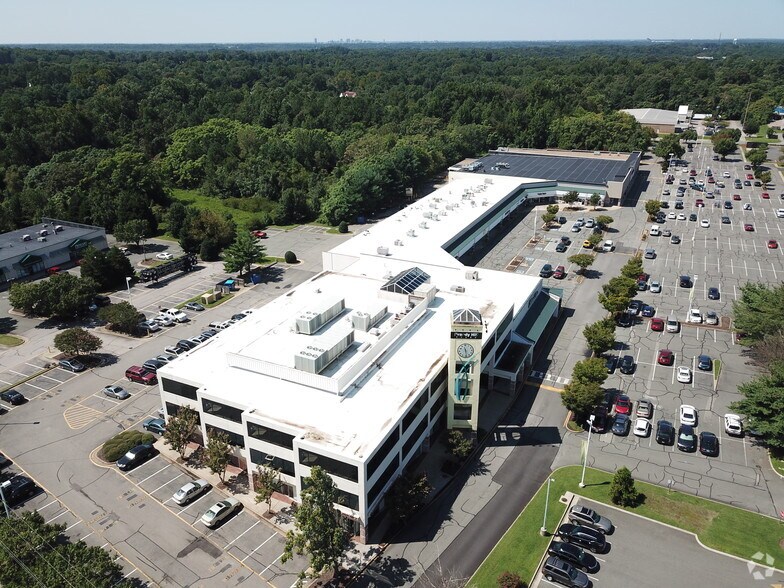 More Photos Of 7443 Lee Davis Rd, Mechanicsville Unknown For Lease