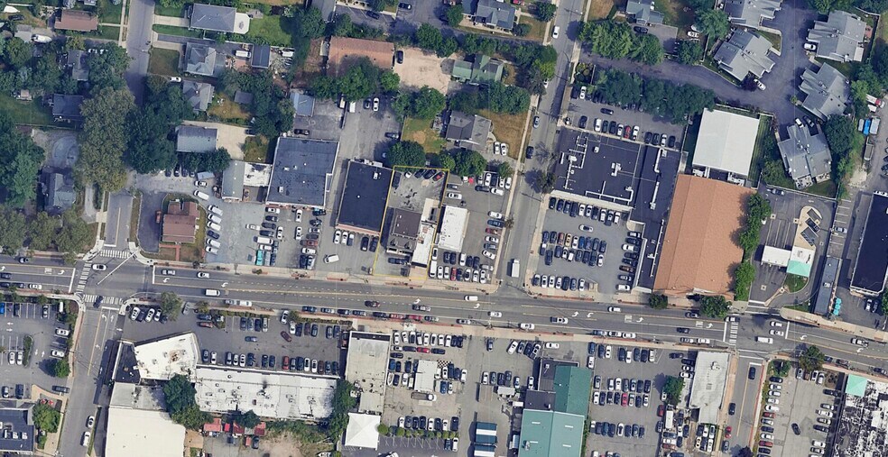 More Photos Of 74 Merrick Rd, Amityville Storefront Retail Office For Sale