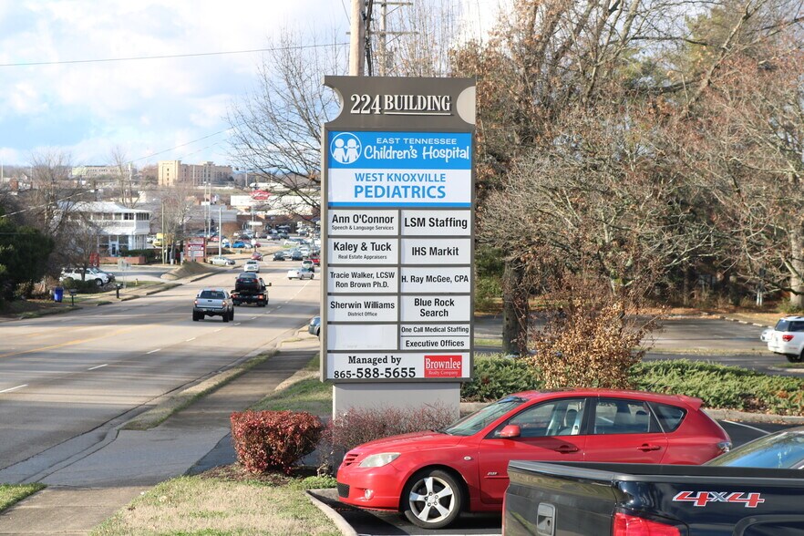 More Photos Of 224 S Peters Rd, Knoxville Medical For Lease