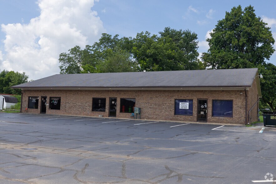 Primary Photo Of 2715 Huntsville Hwy, Fayetteville General Retail For Sale