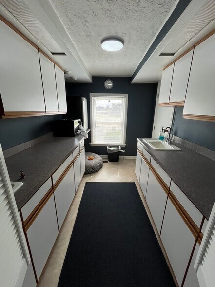 More Photos Of 661 S Main St, Bellefontaine Medical For Lease